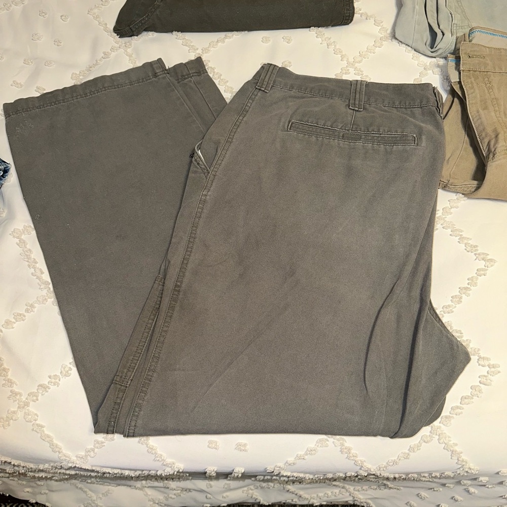 Men’s Columbia khaki